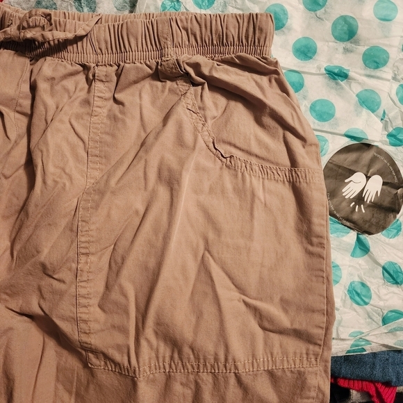 Motherhood Maternity Casual Beige Khaki Capri Cargo Pants Medium M Drawstring - Picture 6 of 10
